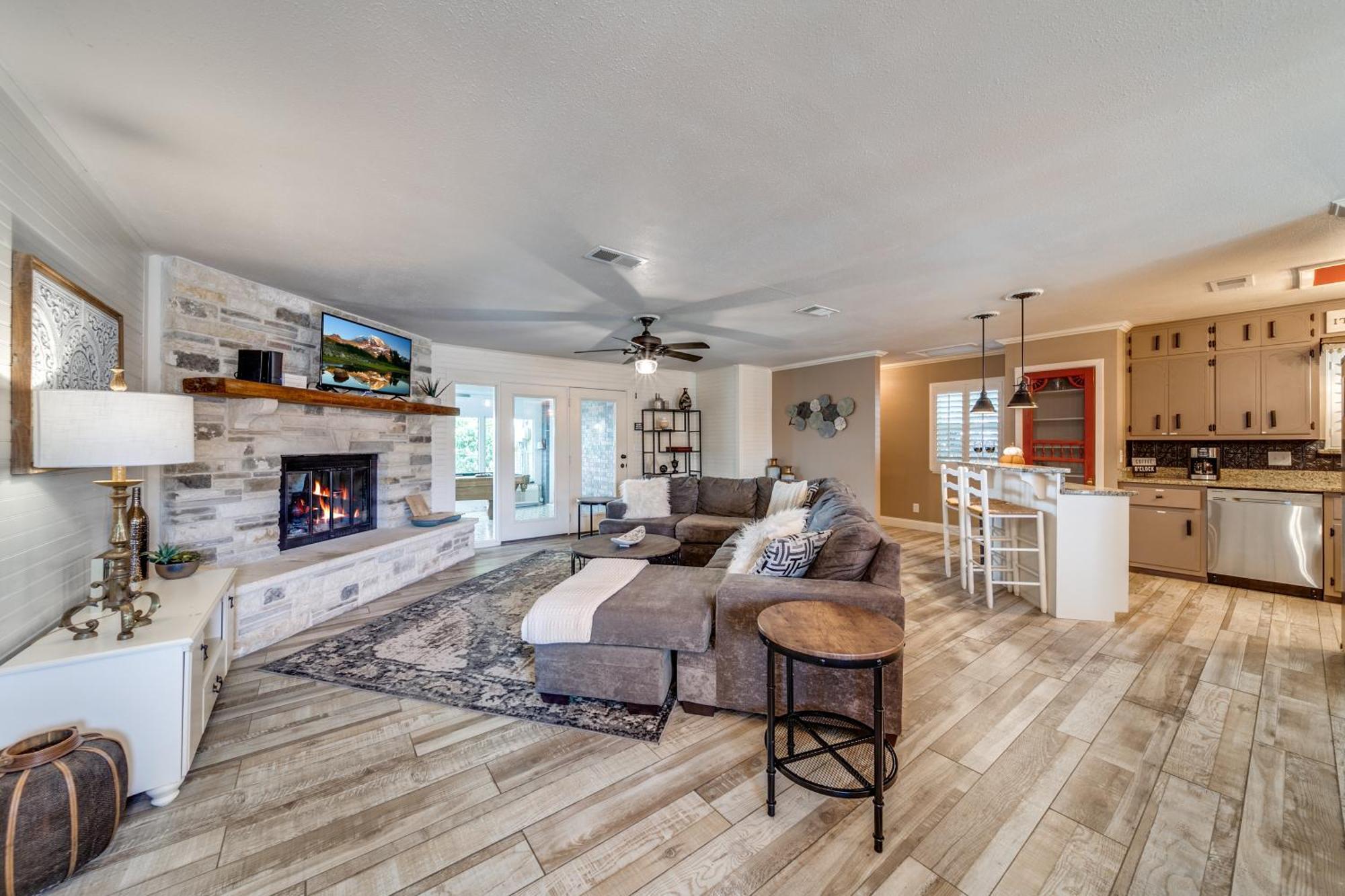 Charming Pet Friendly 4 Bdrm Home Mins To Main St And Wineries Φρέντερικσμπεργκ Εξωτερικό φωτογραφία