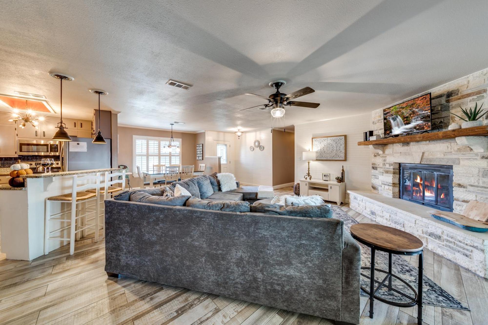 Charming Pet Friendly 4 Bdrm Home Mins To Main St And Wineries Φρέντερικσμπεργκ Εξωτερικό φωτογραφία