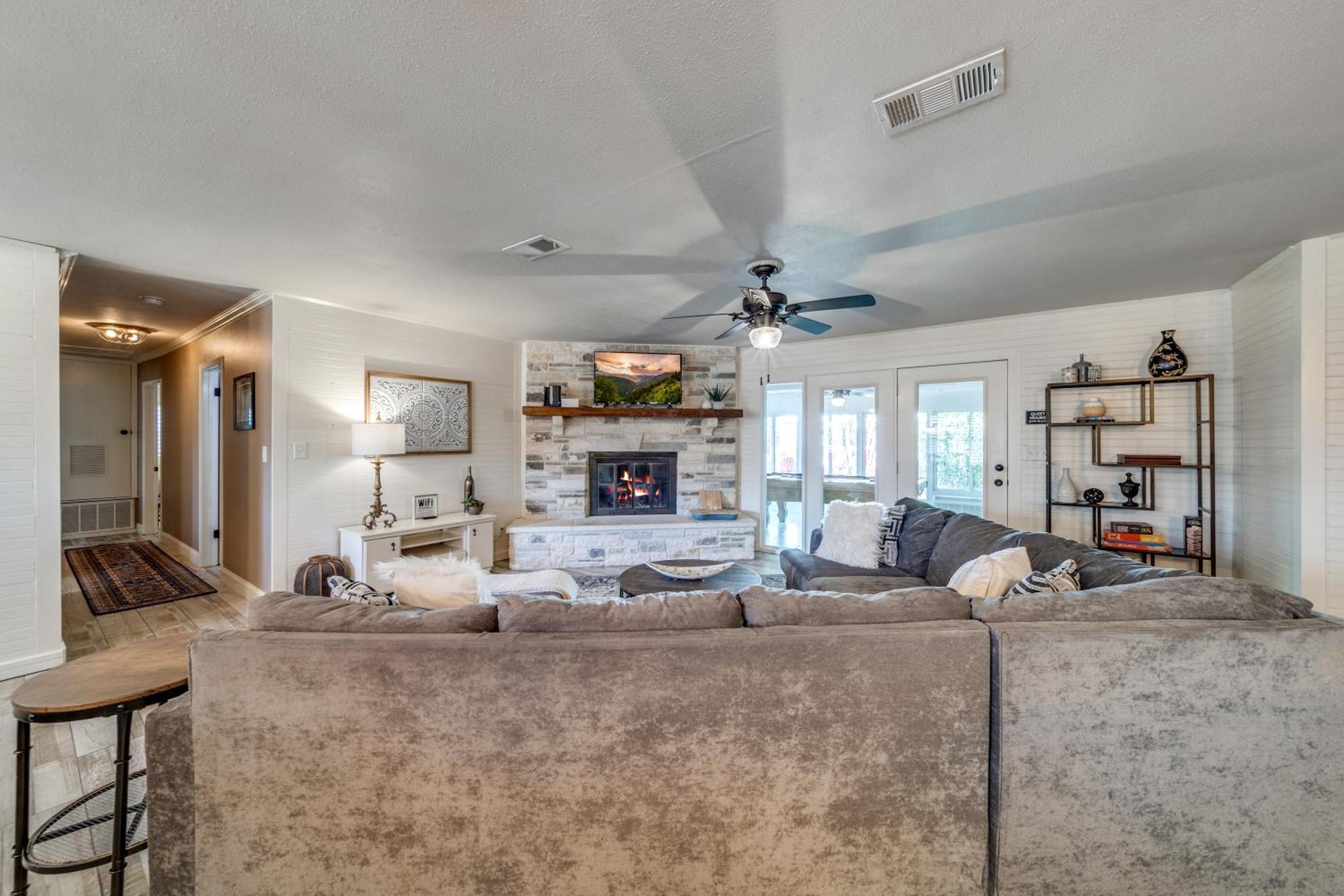 Charming Pet Friendly 4 Bdrm Home Mins To Main St And Wineries Φρέντερικσμπεργκ Εξωτερικό φωτογραφία