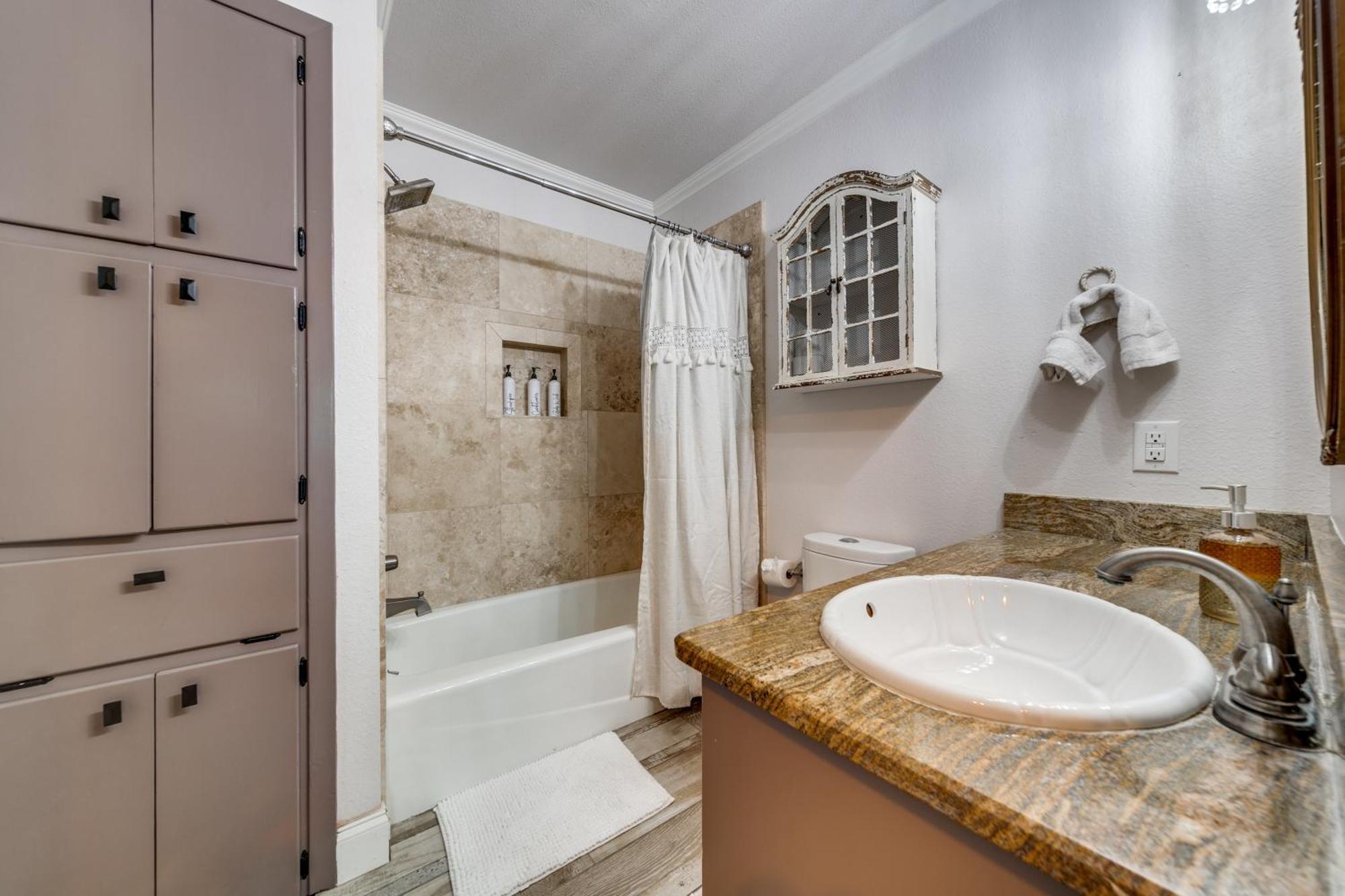 Charming Pet Friendly 4 Bdrm Home Mins To Main St And Wineries Φρέντερικσμπεργκ Εξωτερικό φωτογραφία